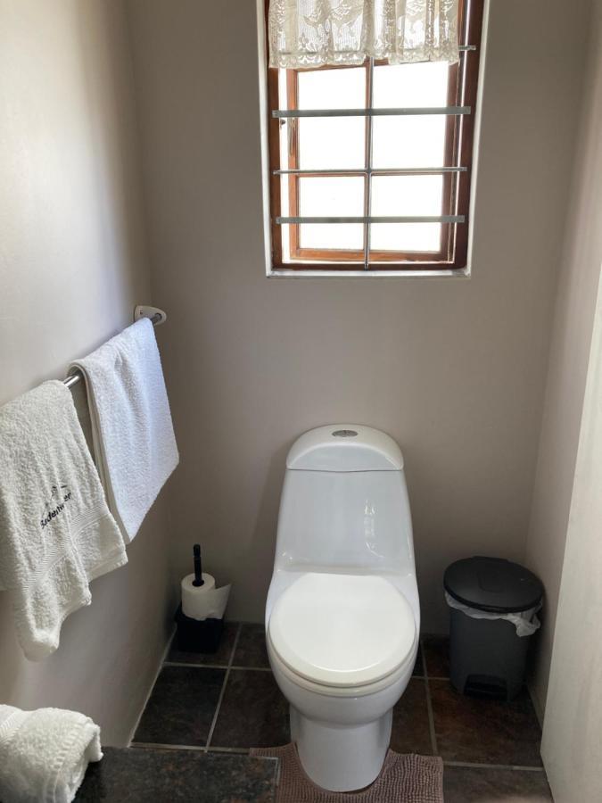 Haus Barbara Guest House Бредасдорп Екстериор снимка