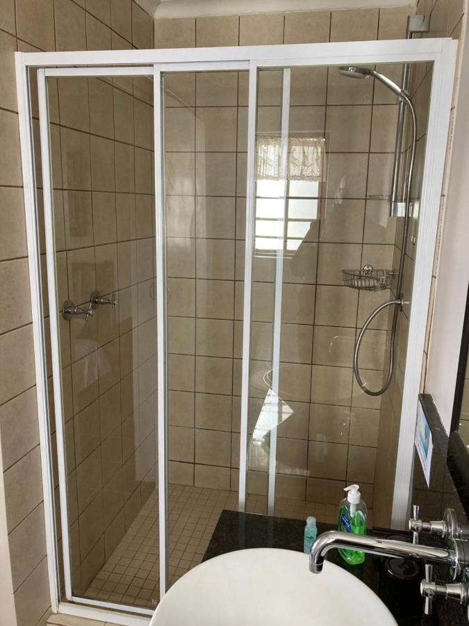 Haus Barbara Guest House Бредасдорп Екстериор снимка
