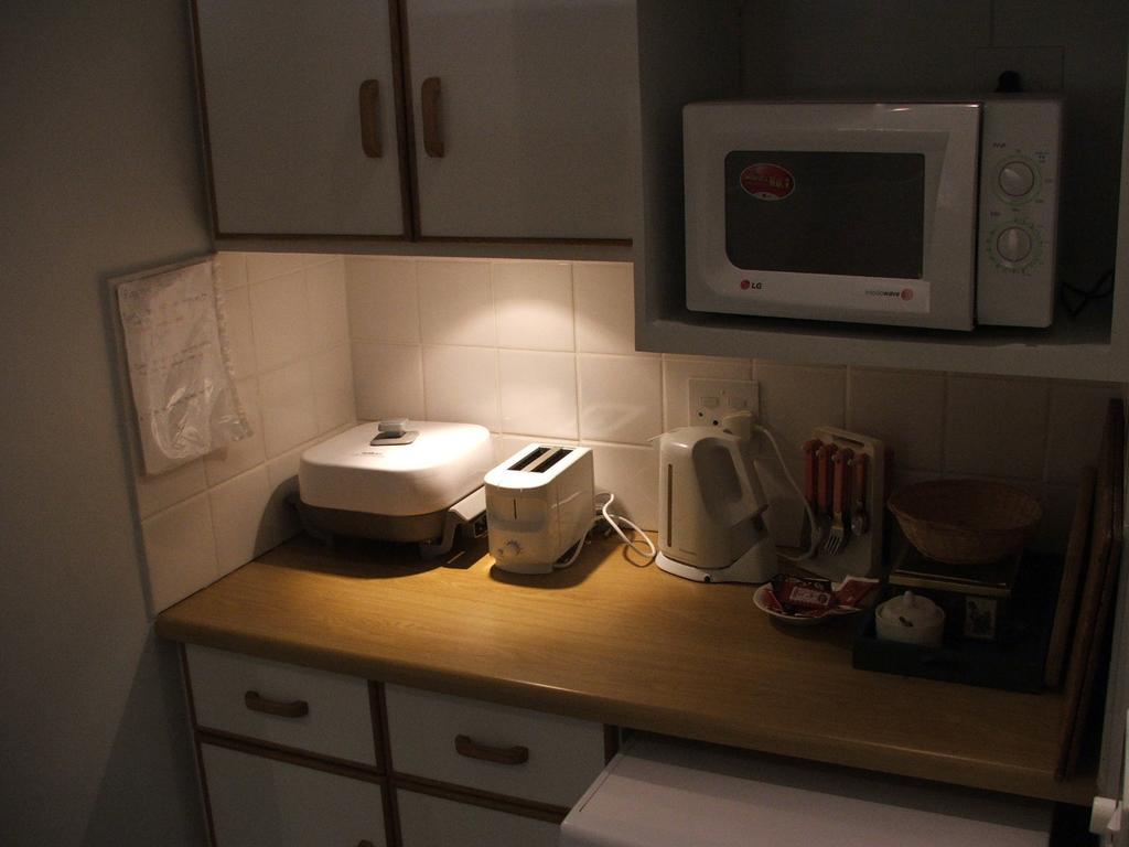 Haus Barbara Guest House Бредасдорп Стая снимка