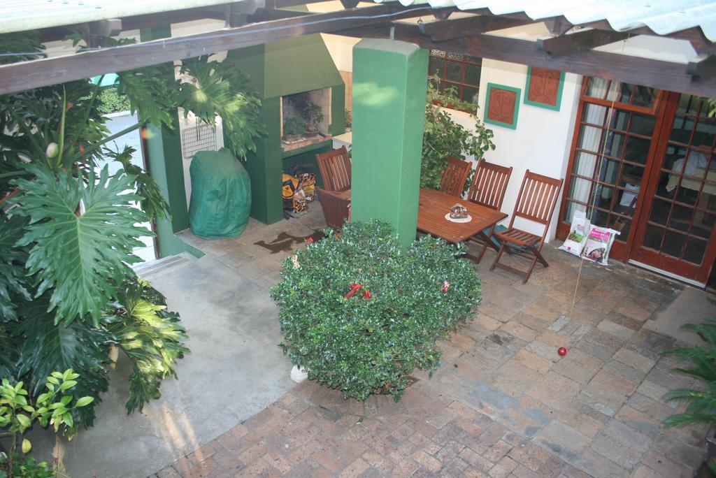 Haus Barbara Guest House Бредасдорп Екстериор снимка